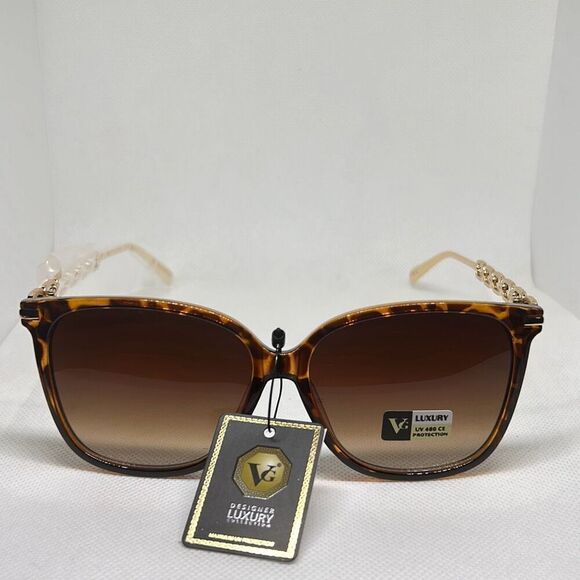 VG Tortoise Chain Sunglasses - Picture 3 of 3